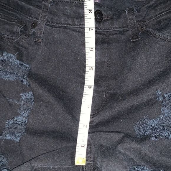 Universal Thread Black Distressed Denim Shorts Size 10 - Picture 7 of 10